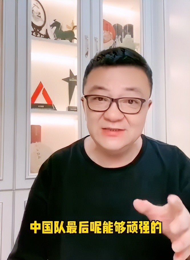 嘎嘎，郡主抓活的，抓回去给兄弟们生猴子。
